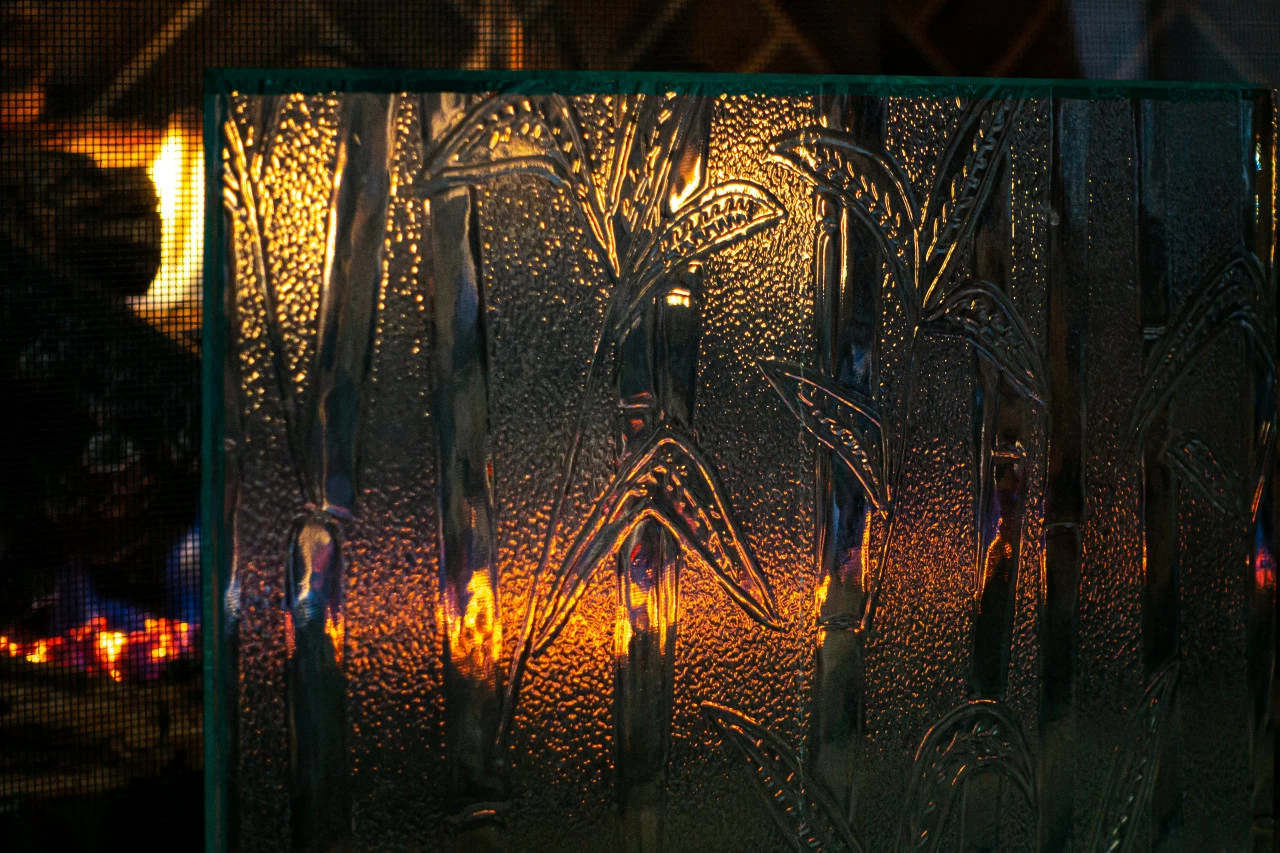 Clear Bamboo Freestanding Glass Fireplace Screen | AMS 2 Clear Bamboo Freestanding Glass Fireplace Screen | AMS - Image 2