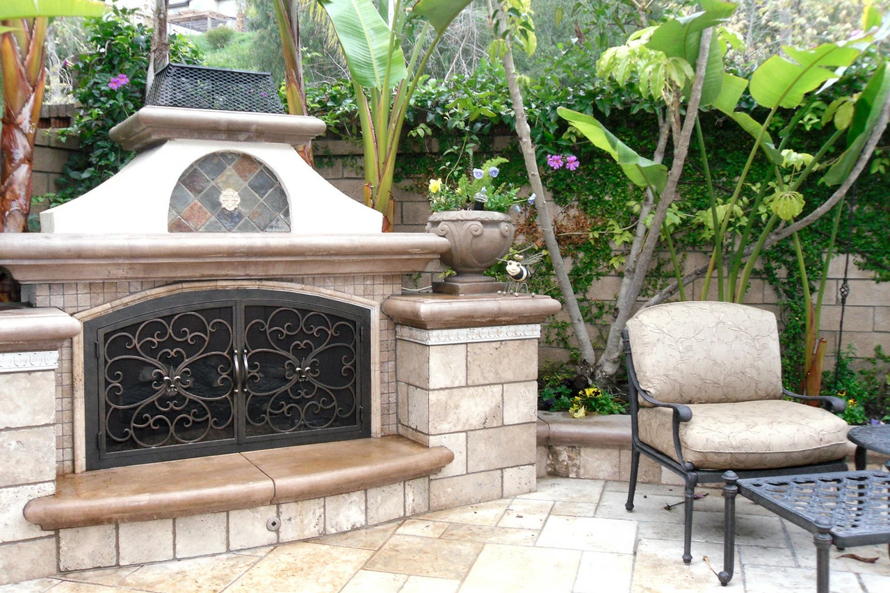 Valencia Arched Fireplace Door - Wrought Iron 2 Valencia Arched Fireplace Door - Wrought Iron - Image 2